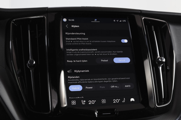 Volvo XC60 2.0 T8 Plug-in hybrid AWD Plus Black Edition | S/K-Panodak | Elek. Trekhaak | Harman/Kardon | Dig. Cockpit | Adapt. Cruise | Winterpakket | 360 Camera | NAV + App. Connect | ECC | Elek. Klep | LM 21" | 1608