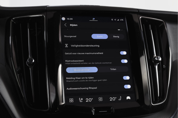 Volvo XC60 2.0 T8 Plug-in hybrid AWD Plus Black Edition | S/K-Panodak | Elek. Trekhaak | Harman/Kardon | Dig. Cockpit | Adapt. Cruise | Winterpakket | 360 Camera | NAV + App. Connect | ECC | Elek. Klep | LM 21" | 1608