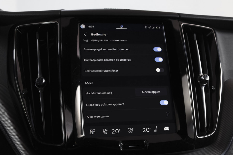 Volvo XC60 2.0 T8 Plug-in hybrid AWD Plus Black Edition | S/K-Panodak | Elek. Trekhaak | Harman/Kardon | Dig. Cockpit | Adapt. Cruise | Winterpakket | 360 Camera | NAV + App. Connect | ECC | Elek. Klep | LM 21" | 1608