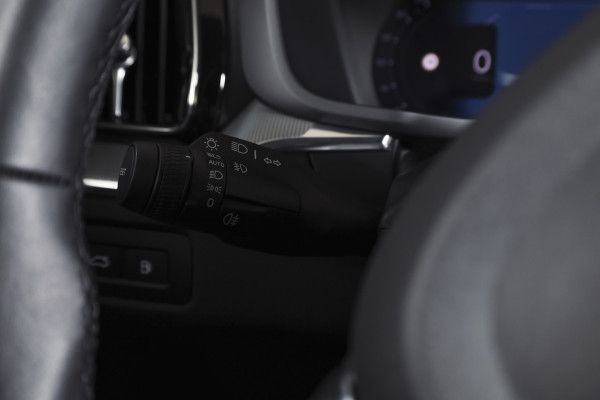 Volvo XC60 2.0 T8 Plug-in hybrid AWD Plus Black Edition | S/K-Panodak | Elek. Trekhaak | Harman/Kardon | Dig. Cockpit | Adapt. Cruise | Winterpakket | 360 Camera | NAV + App. Connect | ECC | Elek. Klep | LM 21" | 1608