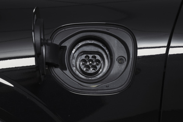 Volvo XC60 2.0 T8 Plug-in hybrid AWD Plus Black Edition | S/K-Panodak | Elek. Trekhaak | Harman/Kardon | Dig. Cockpit | Adapt. Cruise | Winterpakket | 360 Camera | NAV + App. Connect | ECC | Elek. Klep | LM 21" | 1608