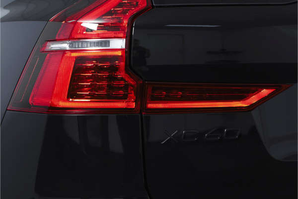 Volvo XC60 2.0 T8 Plug-in hybrid AWD Plus Black Edition | S/K-Panodak | Elek. Trekhaak | Harman/Kardon | Dig. Cockpit | Adapt. Cruise | Winterpakket | 360 Camera | NAV + App. Connect | ECC | Elek. Klep | LM 21" | 1608
