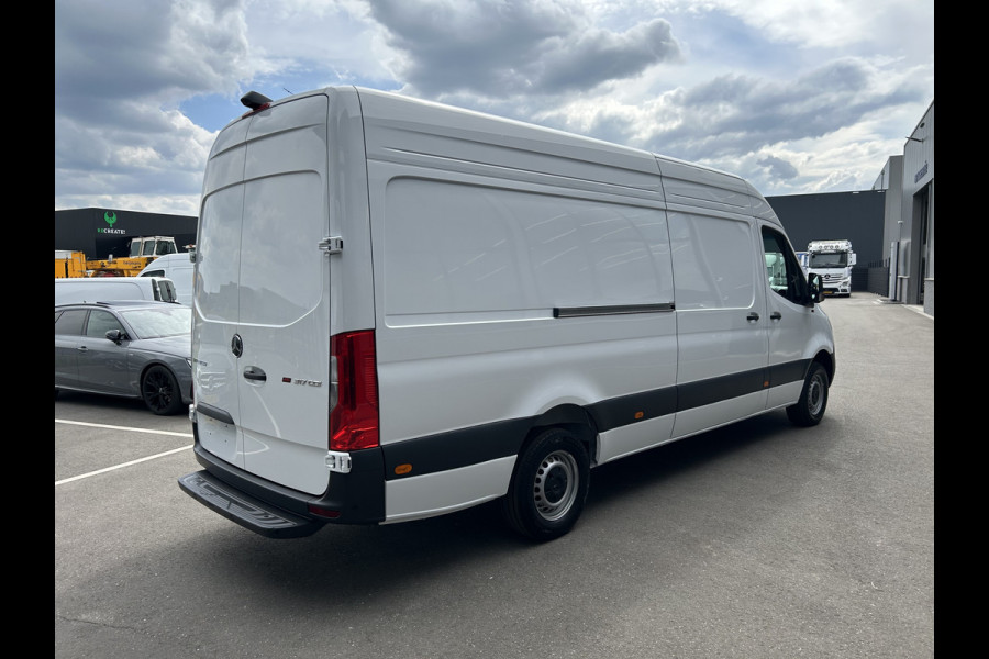 Mercedes-Benz Sprinter 317 CDI L3 H2 PRO Facelift / MBUX / Camera / Parkeersensoren / Cruise control / Airco / 270 Graden achterdeuren