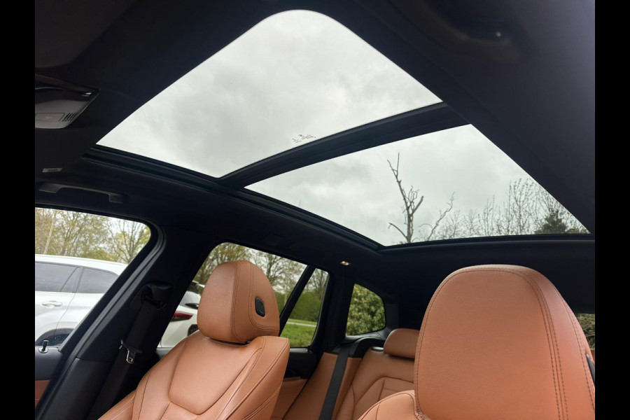 BMW X3 xDrive30e M Sport | Panoramadak | Vol leder | M-pakket | All-Season | Sportstoelen | Stoelverwarming | Camera | Head Up Display |
