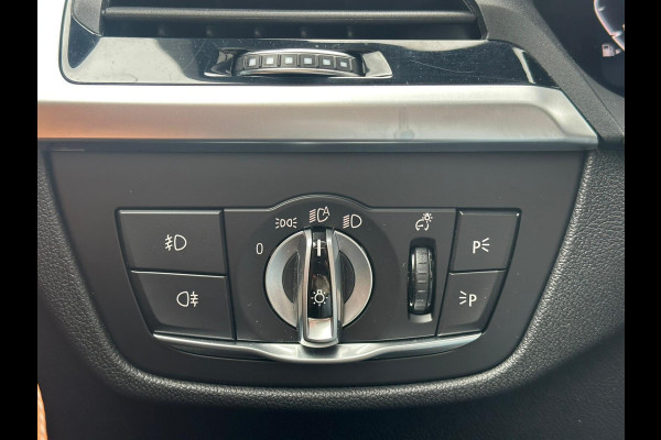 BMW X3 xDrive30e M Sport | Panoramadak | Vol leder | M-pakket | All-Season | Sportstoelen | Stoelverwarming | Camera | Head Up Display |