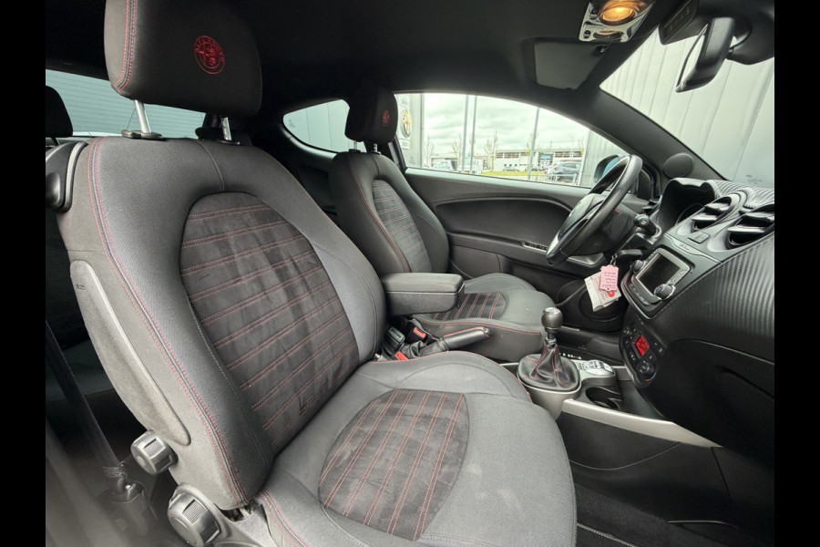 Alfa Romeo MiTo TwinAir ECO | 17" Velgen | Climate/cruise control | Parkeersensoren | Navigatie