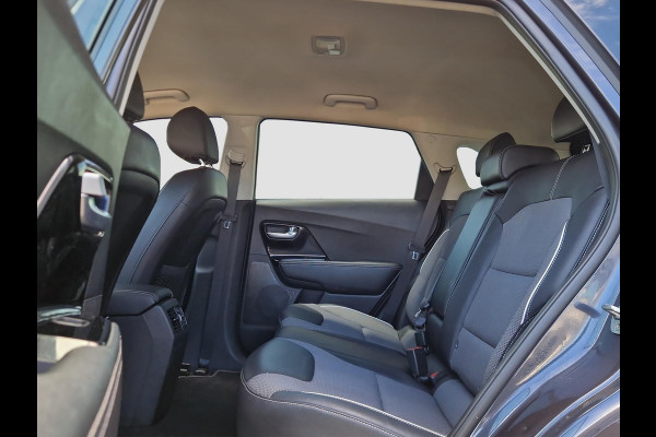 Kia e-Niro DynamicLine 64 kWh | Stoelverwarming | Navi | Camera | Apple Carplay / Android Auto | Cruise |
