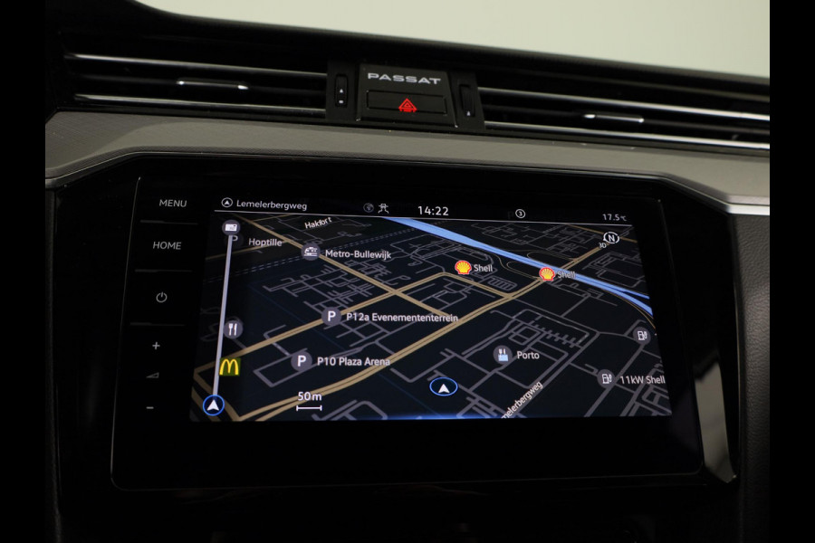 Volkswagen Passat Variant 1.5 TSI Business | Navigatie | Panorama dak | Parkeersensoren | Achteruit Camera | Digitale dashboard |