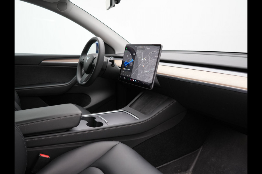 Tesla Model Y Long Range AWD 75 kWh 441pk | Full Self-Driving Capability | Panodak | Adaptive Cruise | Lederen Sportstoelen Memory & Verwarmd | Camera | Navigatie | ANDERE WIELDOPPEN!