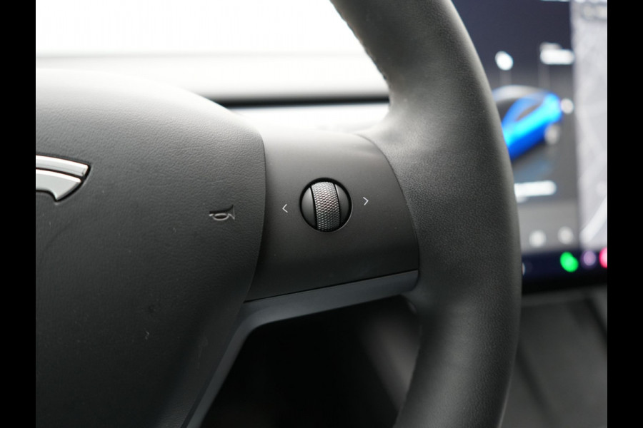 Tesla Model Y Long Range AWD 75 kWh 441pk | Full Self-Driving Capability | Panodak | Adaptive Cruise | Lederen Sportstoelen Memory & Verwarmd | Camera | Navigatie | ANDERE WIELDOPPEN!