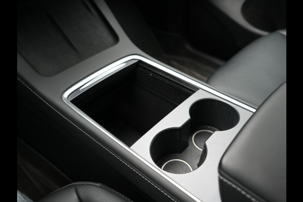 Tesla Model Y Long Range AWD 75 kWh 441pk | Full Self-Driving Capability | Panodak | Adaptive Cruise | Lederen Sportstoelen Memory & Verwarmd | Camera | Navigatie | ANDERE WIELDOPPEN!