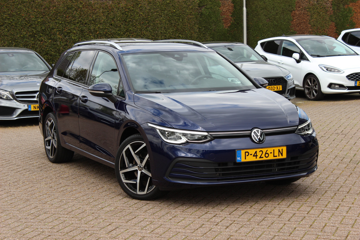 Volkswagen Golf Variant 1.0 eTSI Life Business / CarPlay / Parkeerhulp V+A / LED Koplampen / Virtual Cockpit / Stoelverwarming V+A / ACC / Getint glas