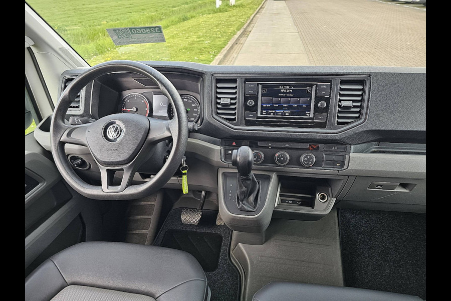 Volkswagen Crafter 35 L3H3 140Pk Automaat Trekhaak Camera CarPlay Euro6!