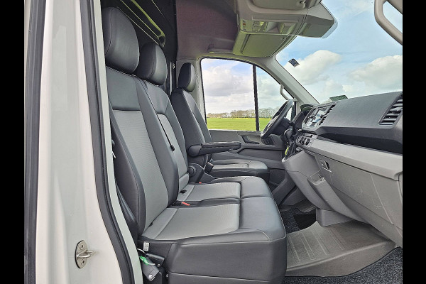 Volkswagen Crafter 35 L3H3 140Pk Automaat Trekhaak Camera CarPlay Euro6!