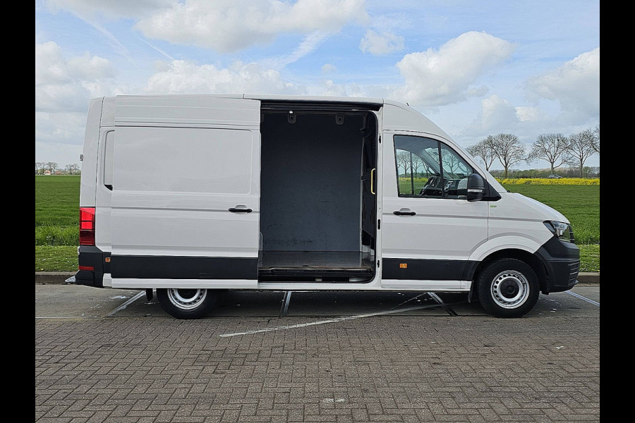 Volkswagen Crafter 35 L3H3 140Pk Automaat Trekhaak Camera CarPlay Euro6!