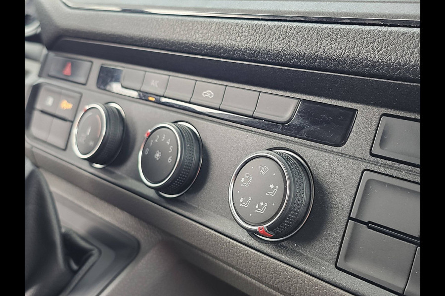 Volkswagen Crafter 35 L3H3 140Pk Automaat Trekhaak Camera CarPlay Euro6!