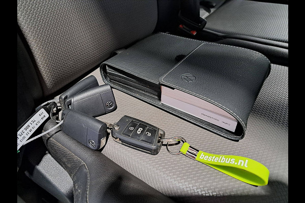 Volkswagen Crafter 35 L3H3 140Pk Automaat Trekhaak Camera CarPlay Euro6!