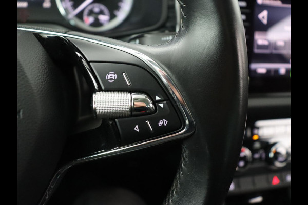 Škoda Kodiaq 1.5 TSI Style | Trekhaak | Stoelverwarming | Carplay | Sfeerverlichting | Memory | Keyless | Full LED | Navigatie | Climate control | Cruise control | Bluetooth