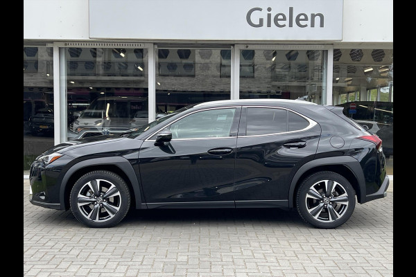 Lexus UX 250h Preference Line | Nieuwe multimedia, 18 inch, Dodehoekherkenning, Stoel + Stuurverwarming, Parkeersensoren