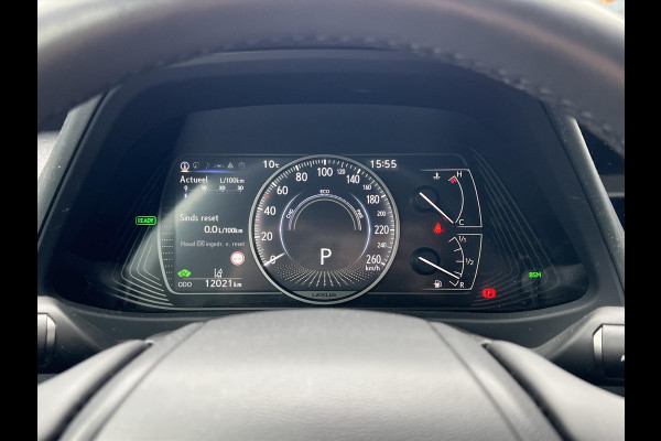 Lexus UX 250h Preference Line | Nieuwe multimedia, 18 inch, Dodehoekherkenning, Stoel + Stuurverwarming, Parkeersensoren