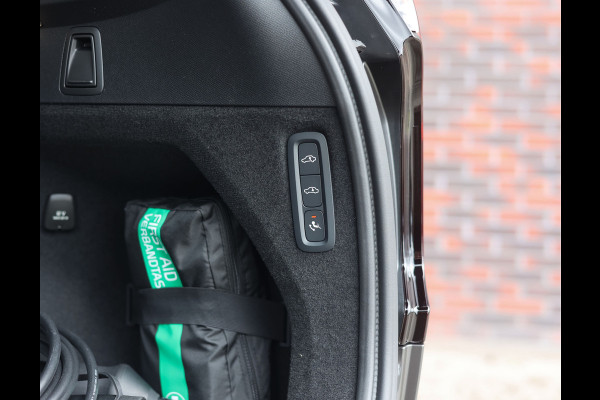 Volvo XC90 T8 AWD Ultra Dark | Pano - Trekhaak - Bowers&Wilkins