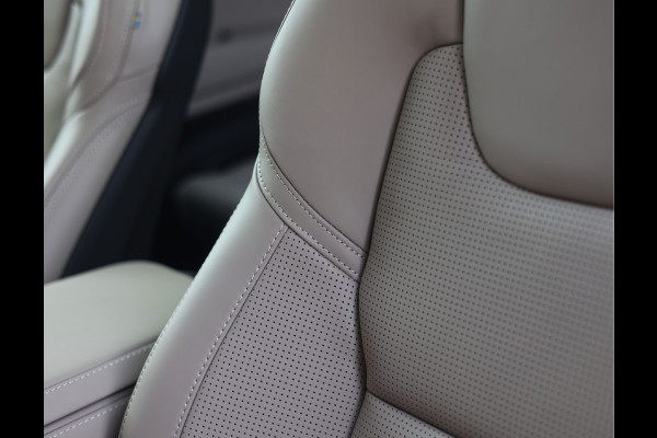 Volvo XC90 T8 AWD Ultra Dark | Pano - Trekhaak - Bowers&Wilkins