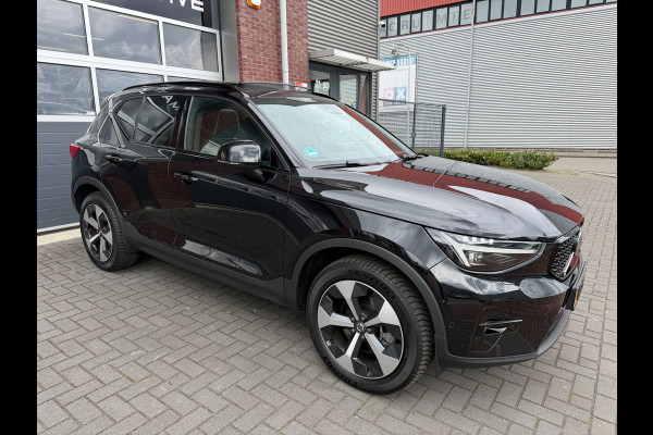 Volvo XC40 2.0 B4 Plus Dark LED ACC Pano Trekhaak 360cam H/K