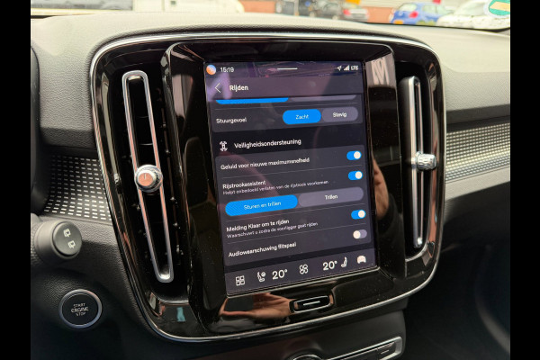 Volvo XC40 2.0 B4 Plus Dark LED ACC Pano Trekhaak 360cam H/K