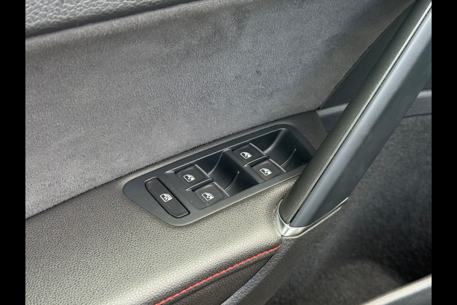 Volkswagen Golf 2.0 TSI GTI TCR | Pano | ACC | Camera | Carplay