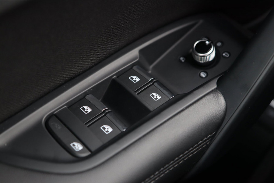 Audi Q5 50 TFSI e / ACC / CAMERA / VIRTUAL / ELEK. STOELEN / 20"