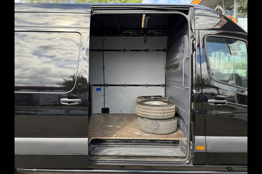 Mercedes-Benz Sprinter 316 2.2 CDI L3H2 ZB-Edition | Trekhaak 3.5T | Navi | Carplay | Camera | 18'' Sportvelgen | Sidebars