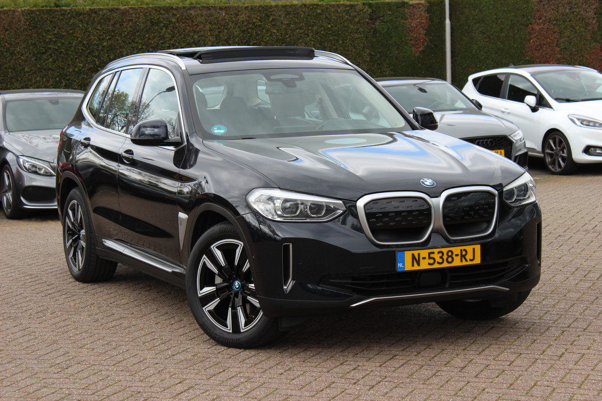 BMW iX3 Executive 80 kWh / SoH 96,4% / Panoramadak / 360Camera / 20'' / Leder / Harman Kardon / Navigatie / Memory seats / Dodehoek / DAB / Stoelverwarming / Cruise Control Adaptief