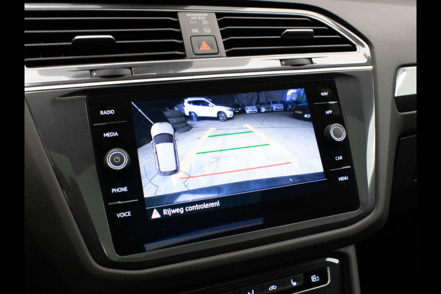 Volkswagen Tiguan Allspace 1.5 TSI Highline Business R 7p. (APPLECAR PLAY,PANORAMADAK,CAMERA,ALCANTARA,STOELVERWARMING,3DVIEW,LED)