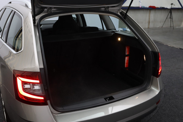 Škoda Octavia Combi 1.5 TSI 150 PK Automaat Greentech Style Business, Carplay, Cruise Control, Stoelverwarming