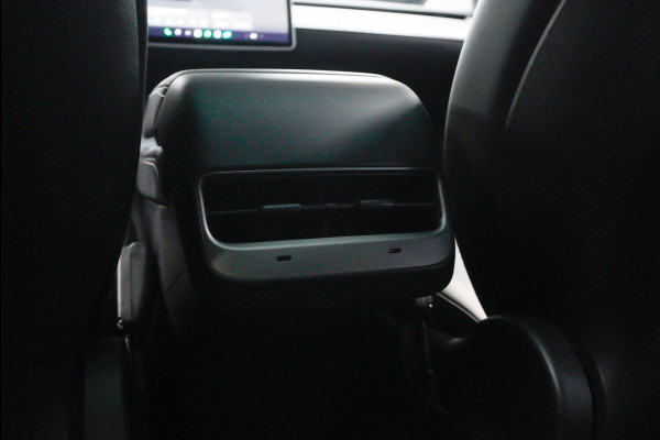 Tesla Model Y SOH: 94,7% Navi 360° Leer ACC Autopilot PDC Elektr. achterklep Stoelverwarmimg voor en achter Stuurverwarming Optie: Full Self-Driving Capability BTW auto