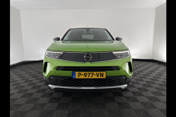 Opel Mokka-e Ultimate 50-kWh 7.4kw bl. [ 3-Fase ] {SOH-84%} (INCL-BTW) *FULL-LED | LEATHER-MICROFIBRE | ADAPTIVE-CRUISE | HEATED-SPORTSEATS | DAB+ | KEYLESS | DIGI-COCKPIT | CARPLAY | AMBIENT-LIGHT | CAMERA | LANE-ASSIST | 18"ALU*