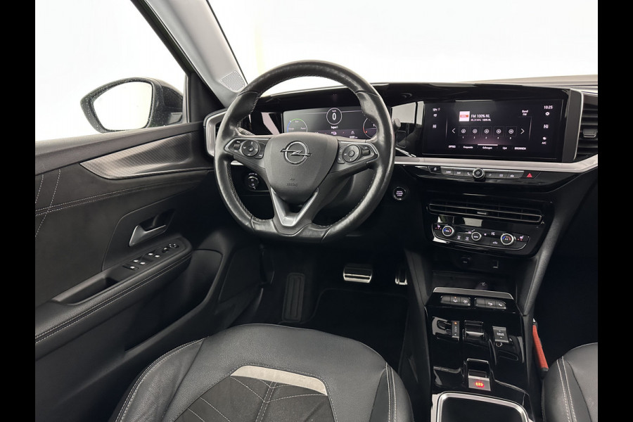 Opel Mokka-e Ultimate 50-kWh 7.4kw bl. [ 3-Fase ] {SOH-84%} (INCL-BTW) *FULL-LED | LEATHER-MICROFIBRE | ADAPTIVE-CRUISE | HEATED-SPORTSEATS | DAB+ | KEYLESS | DIGI-COCKPIT | CARPLAY | AMBIENT-LIGHT | CAMERA | LANE-ASSIST | 18"ALU*