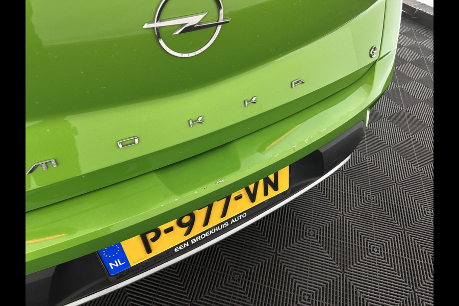 Opel Mokka-e Ultimate 50-kWh 7.4kw bl. [ 3-Fase ] {SOH-84%} (INCL-BTW) *FULL-LED | LEATHER-MICROFIBRE | ADAPTIVE-CRUISE | HEATED-SPORTSEATS | DAB+ | KEYLESS | DIGI-COCKPIT | CARPLAY | AMBIENT-LIGHT | CAMERA | LANE-ASSIST | 18"ALU*