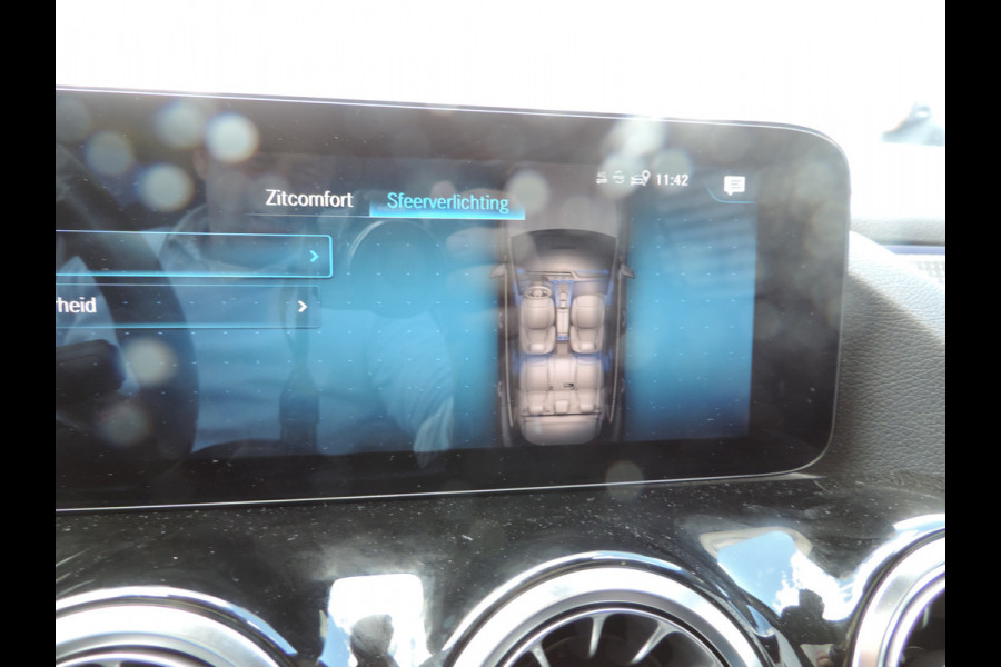 Mercedes-Benz EQA 250 Business Solution AMG 67 kWh AMG PANORAMADAK NIGHT