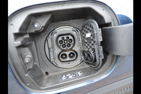 Mercedes-Benz EQA 250 Business Solution AMG 67 kWh AMG PANORAMADAK NIGHT