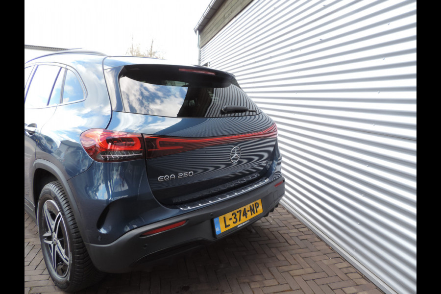 Mercedes-Benz EQA 250 Business Solution AMG 67 kWh AMG PANORAMADAK NIGHT