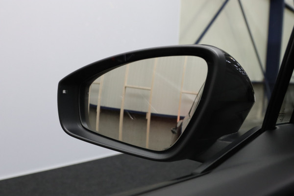 Audi Q4 e-tron 40 204 PK Launch edition S-Line Competition 77 kWh SOH 95%, Stoelverwarming, S-line Pakket, Adap. Cruise Control