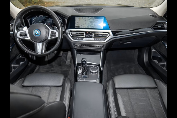 BMW 3 Serie Touring 330e (215kW / 292pk) ** LED, HALF LEDER, TREKH, SHADOW-LINE, PRIVACY, HiFi ** 1e EIG - UNFALLFREI ** ** INFORMEER OOK NAAR ONZE AANTREKKELIJKE FINANCIAL-LEASE TARIEVEN **