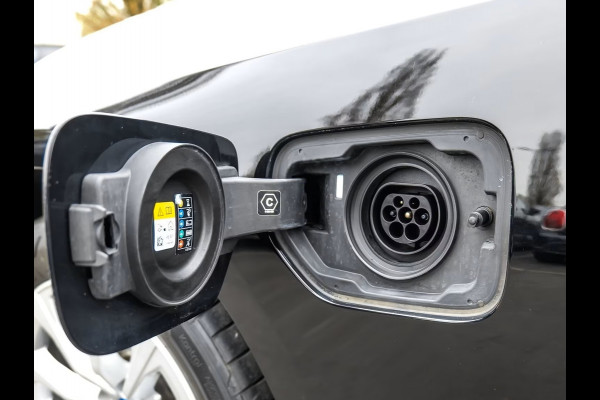 BMW 3 Serie Touring 330e (215kW / 292pk) ** LED, HALF LEDER, TREKH, SHADOW-LINE, PRIVACY, HiFi ** 1e EIG - UNFALLFREI ** ** INFORMEER OOK NAAR ONZE AANTREKKELIJKE FINANCIAL-LEASE TARIEVEN **