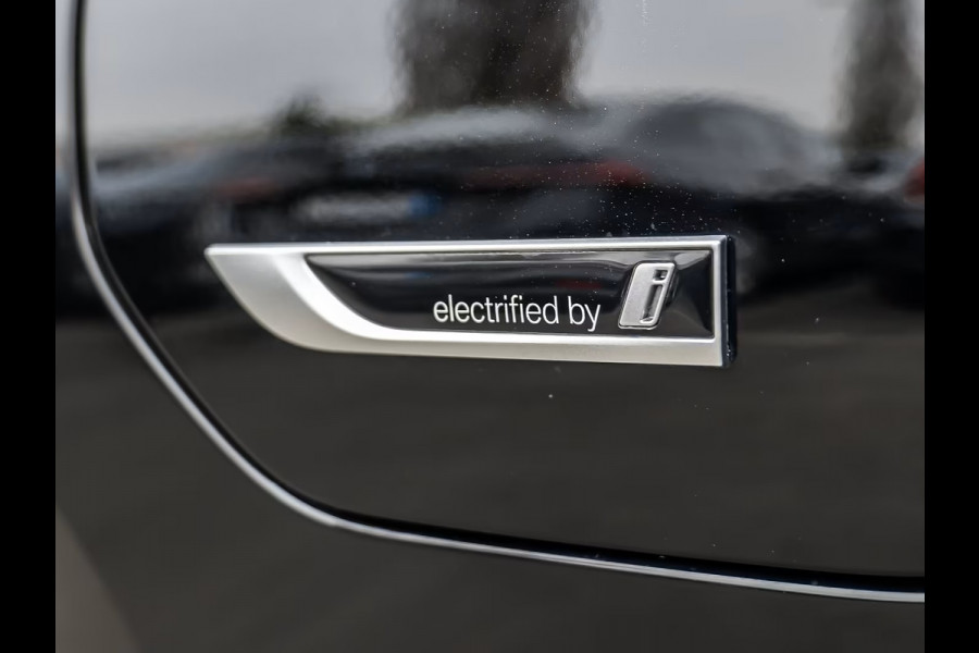 BMW 3 Serie Touring 330e (215kW / 292pk) ** LED, HALF LEDER, TREKH, SHADOW-LINE, PRIVACY, HiFi ** 1e EIG - UNFALLFREI ** ** INFORMEER OOK NAAR ONZE AANTREKKELIJKE FINANCIAL-LEASE TARIEVEN **