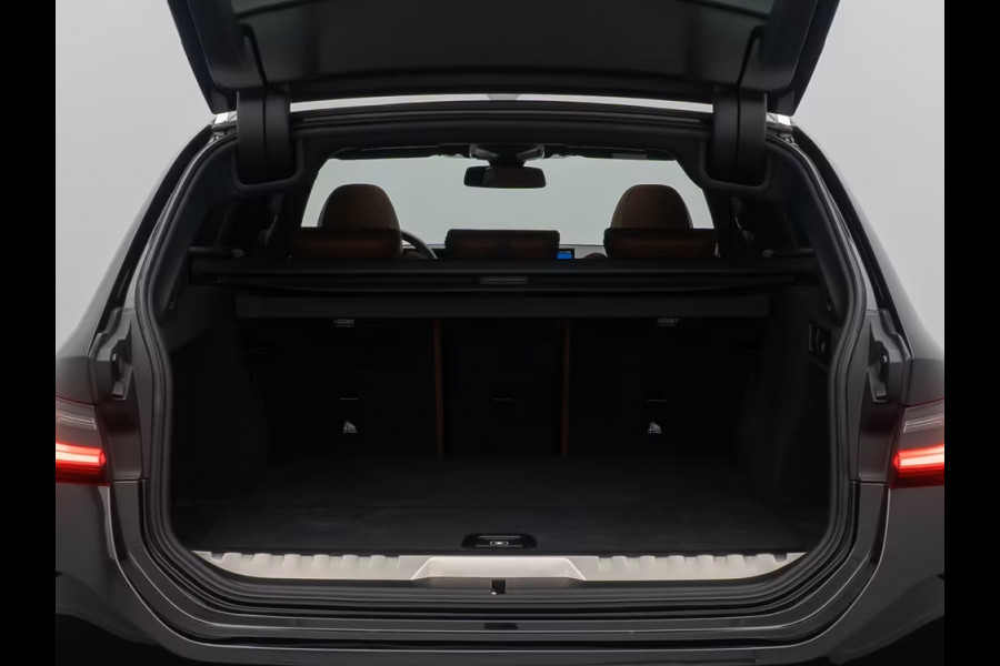 BMW 3 Serie Touring 330e (215kW / 292pk) ** LED, HALF LEDER, TREKH, SHADOW-LINE, PRIVACY, HiFi ** 1e EIG - UNFALLFREI ** ** INFORMEER OOK NAAR ONZE AANTREKKELIJKE FINANCIAL-LEASE TARIEVEN **