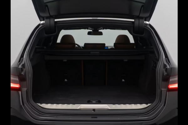 BMW 3 Serie Touring 330e (215kW / 292pk) ** LED, HALF LEDER, TREKH, SHADOW-LINE, PRIVACY, HiFi ** 1e EIG - UNFALLFREI ** ** INFORMEER OOK NAAR ONZE AANTREKKELIJKE FINANCIAL-LEASE TARIEVEN **