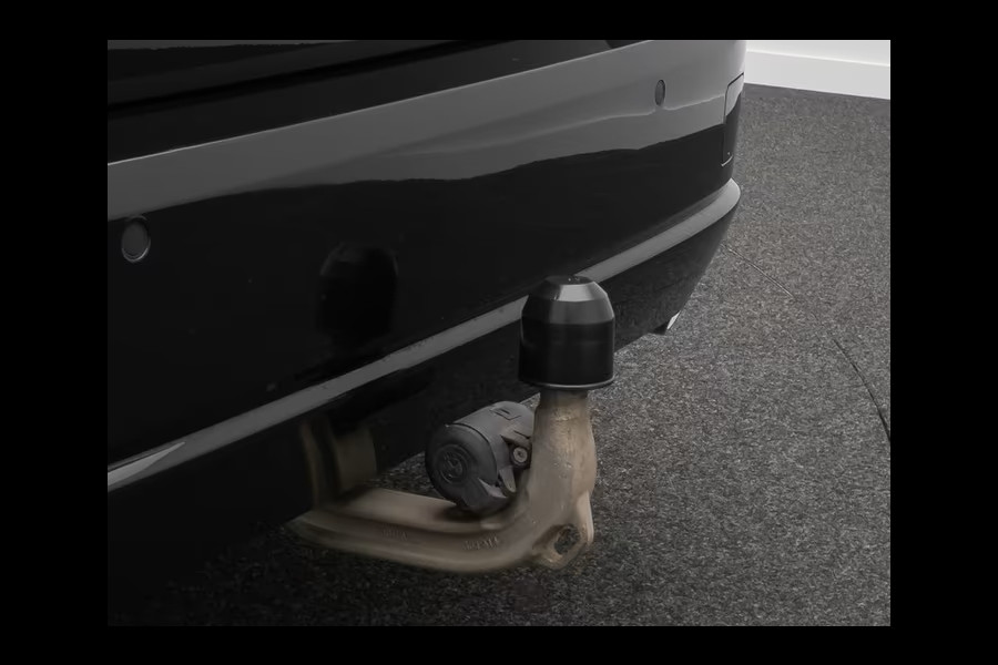 BMW 3 Serie Touring 330e (215kW / 292pk) ** LED, HALF LEDER, TREKH, SHADOW-LINE, PRIVACY, HiFi ** 1e EIG - UNFALLFREI ** ** INFORMEER OOK NAAR ONZE AANTREKKELIJKE FINANCIAL-LEASE TARIEVEN **