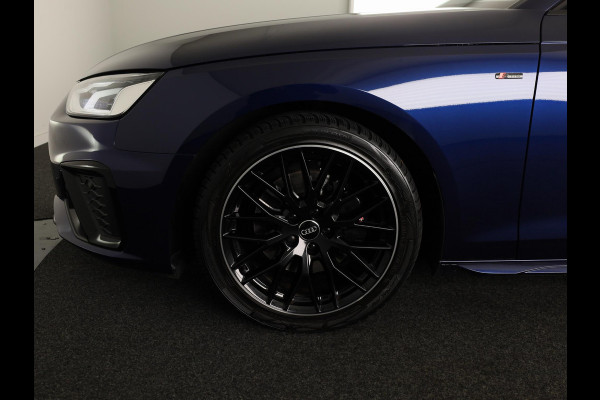 Audi A4 Avant 40 TFSI S edition Competition 204pk | Panoramadak | Adaptieve cruise controle | Parkeercamera | S-line interieur | 18 inch Lichtmetalen velgen | Led koplampen
