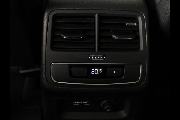 Audi A4 Avant 40 TFSI S edition Competition 204pk | Panoramadak | Adaptieve cruise controle | Parkeercamera | S-line interieur | 18 inch Lichtmetalen velgen | Led koplampen